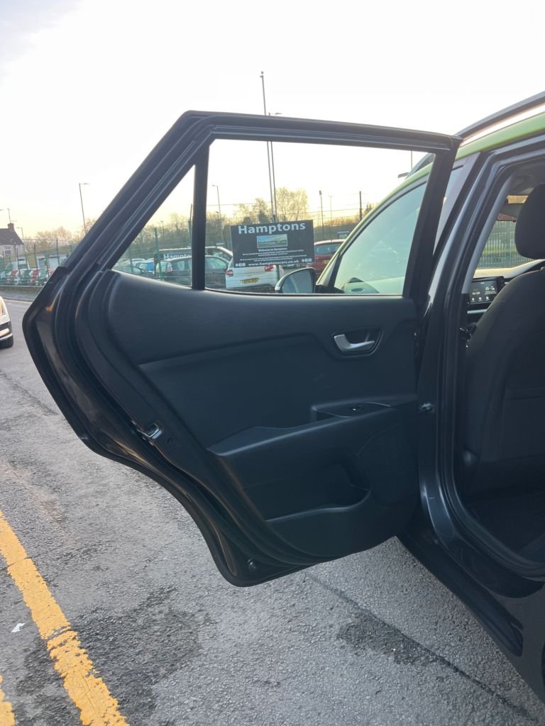 Used Kia Stonic 2018 for sale - 76910026: Photo 17