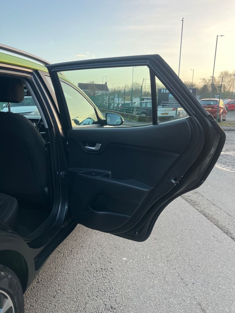 Used Kia Stonic 2018 for sale - 76910026: Photo 18