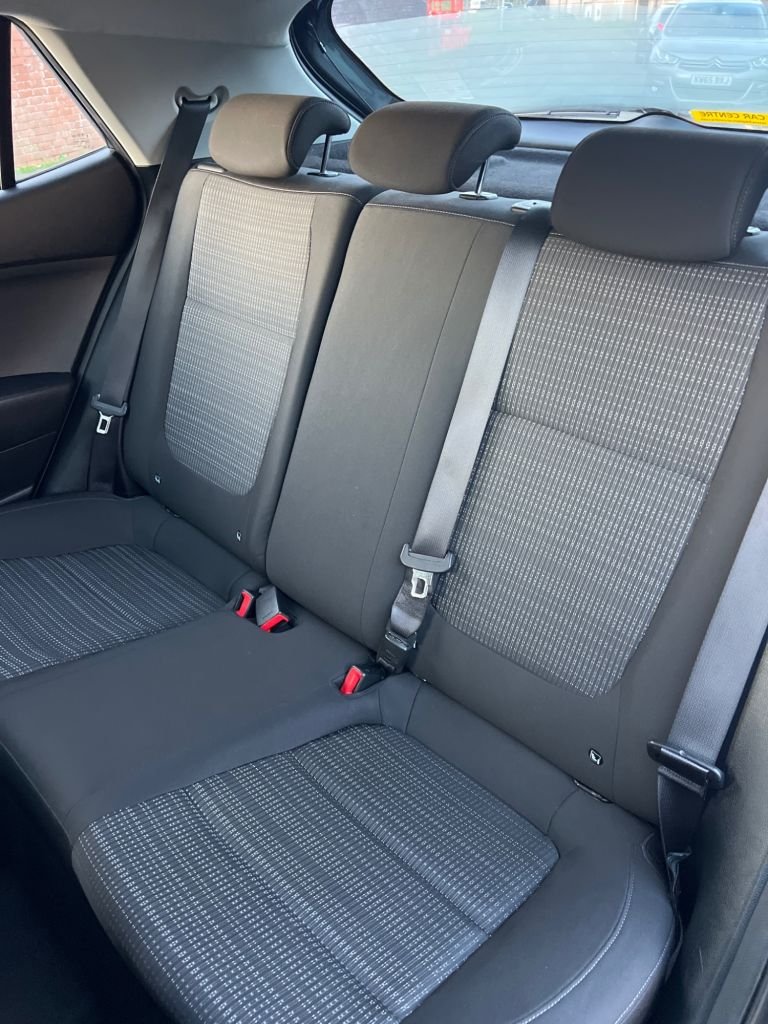 Used Kia Stonic 2018 for sale - 76910026: Photo 30