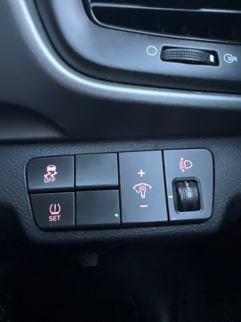 Used Kia Stonic 2018 for sale - 76910026: Photo 38