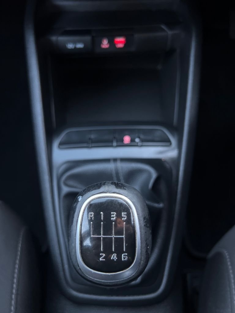 Used Kia Stonic 2018 for sale - 76910026: Photo 39