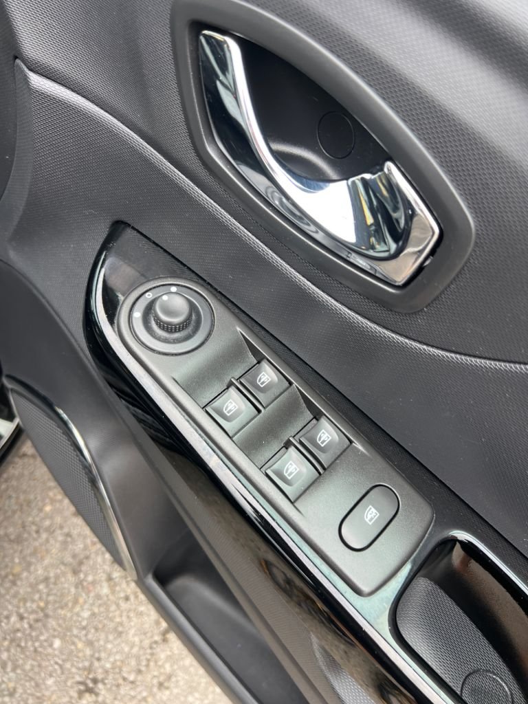 Used Renault Captur 2013 for sale - 76235688: Photo 32