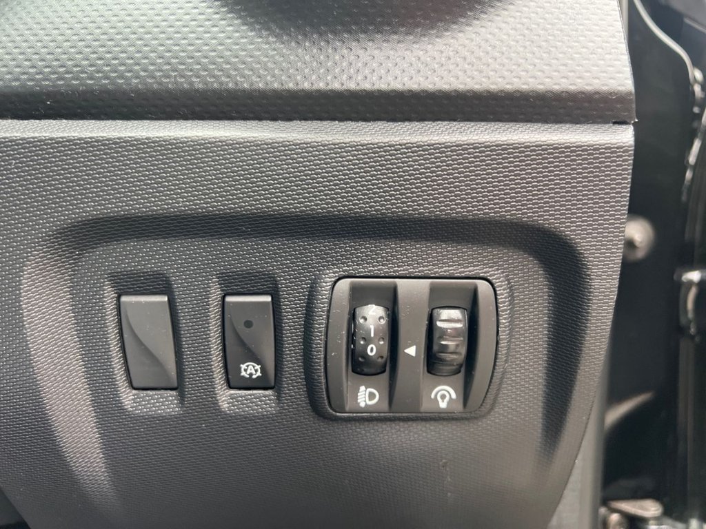 Used Renault Captur 2013 for sale - 76235688: Photo 33