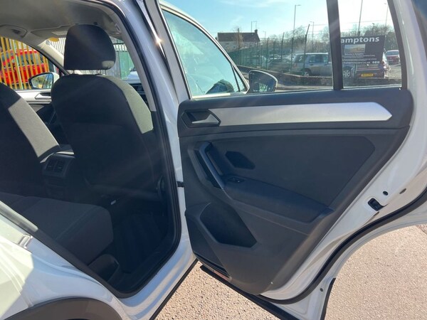 Used Volkswagen Tiguan 2017 for sale - 73913045: Photo 32