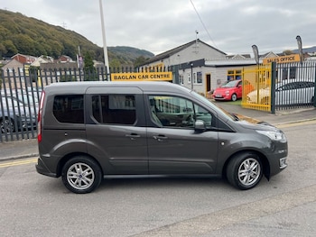 Used Ford Tourneo Connect 2019 for sale - 76245388: Photo 2