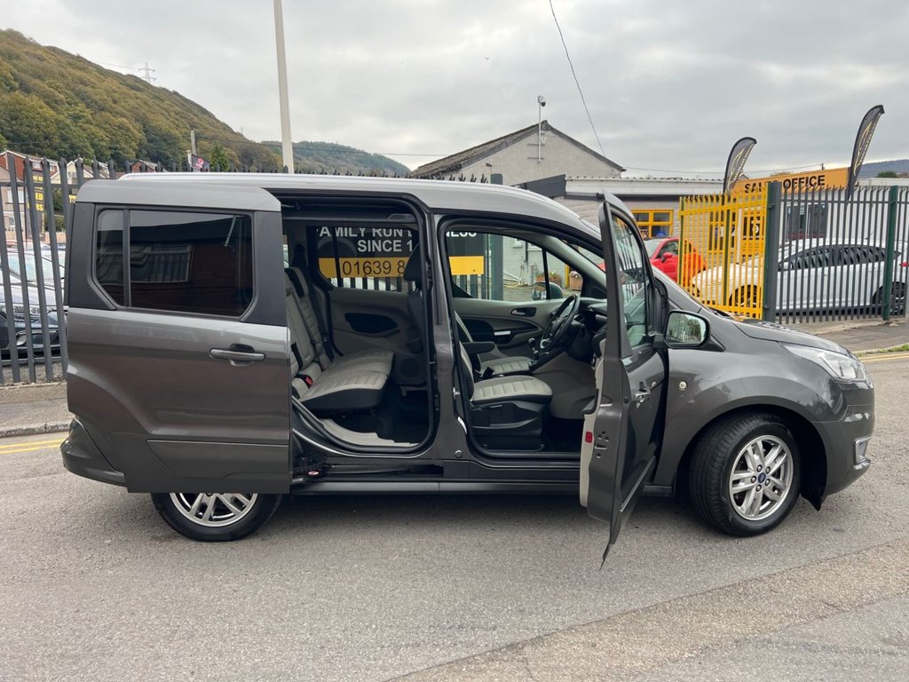 Used Ford Tourneo Connect 2019 for sale - 76245388: Photo 3