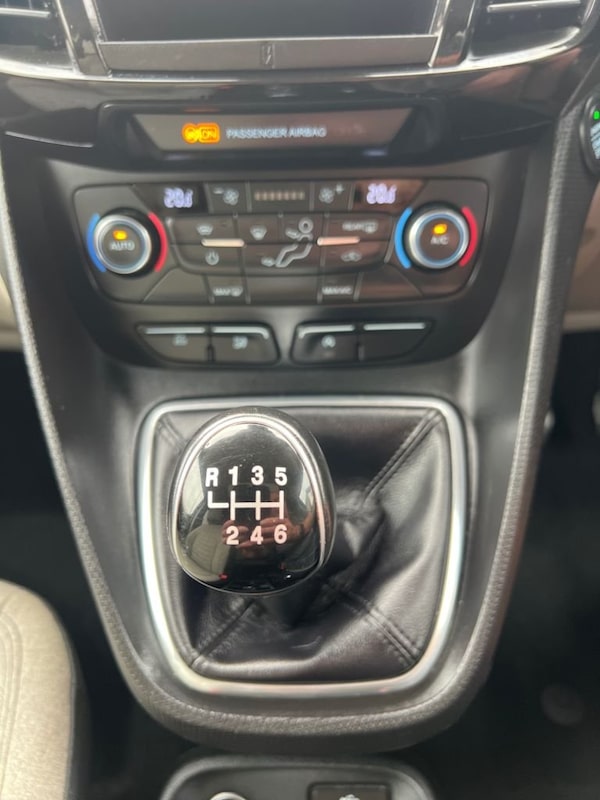 Used Ford Tourneo Connect 2019 for sale - 76245388: Photo 48