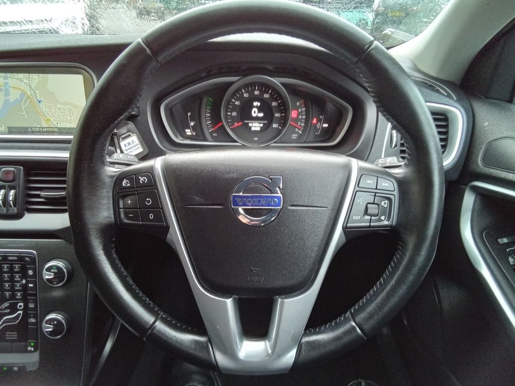 Used Volvo V40 2015 for sale - 76163093: Photo 17