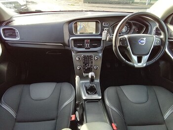 Used Volvo V40 2015 for sale - 76163093: Photo