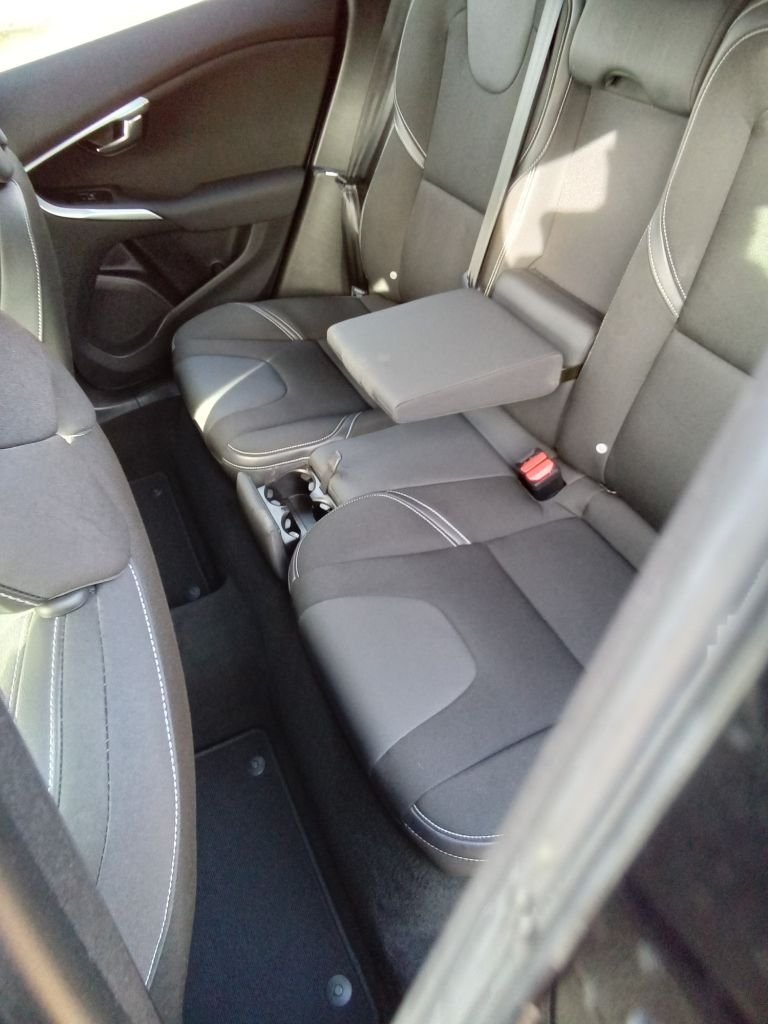 Used Volvo V40 2015 for sale - 76163093: Photo 40