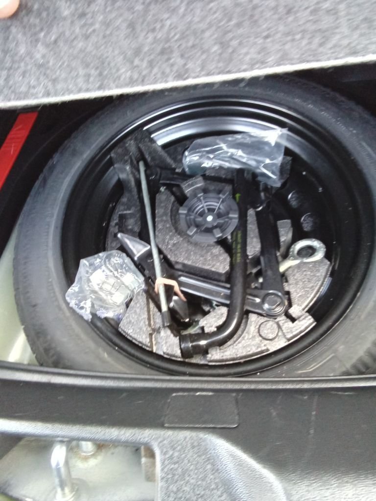 Used Volvo V40 2015 for sale - 76163093: Photo 49