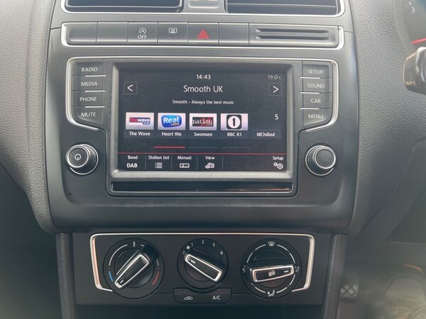 Used Volkswagen Polo 2015 for sale - 74143423: Photo 33
