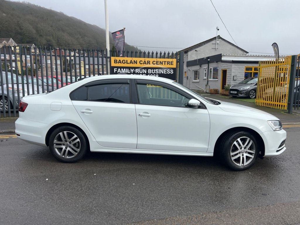 Used Volkswagen Jetta 2017 for sale - 77692648: Photo 2