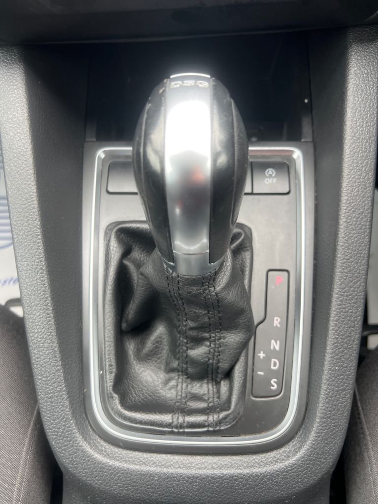 Used Volkswagen Jetta 2017 for sale - 77692648: Photo 4