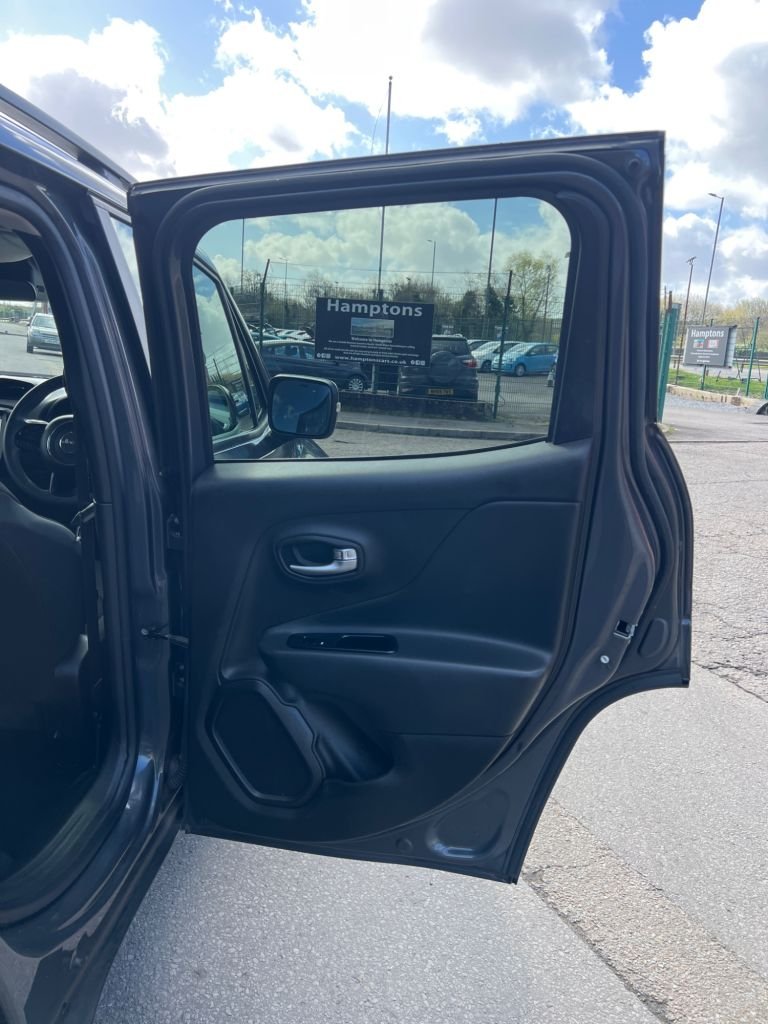 Used Jeep Renegade 2022 for sale - 78017168: Photo 18