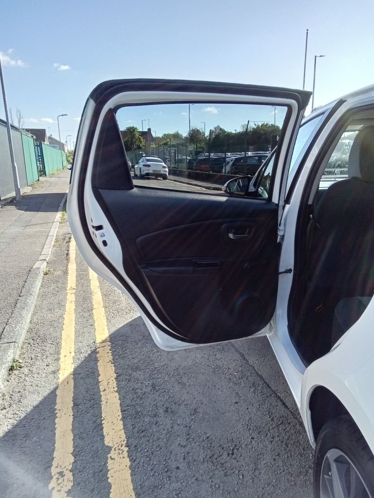 Used Toyota Yaris 2020 for sale - 76081239: Photo 14