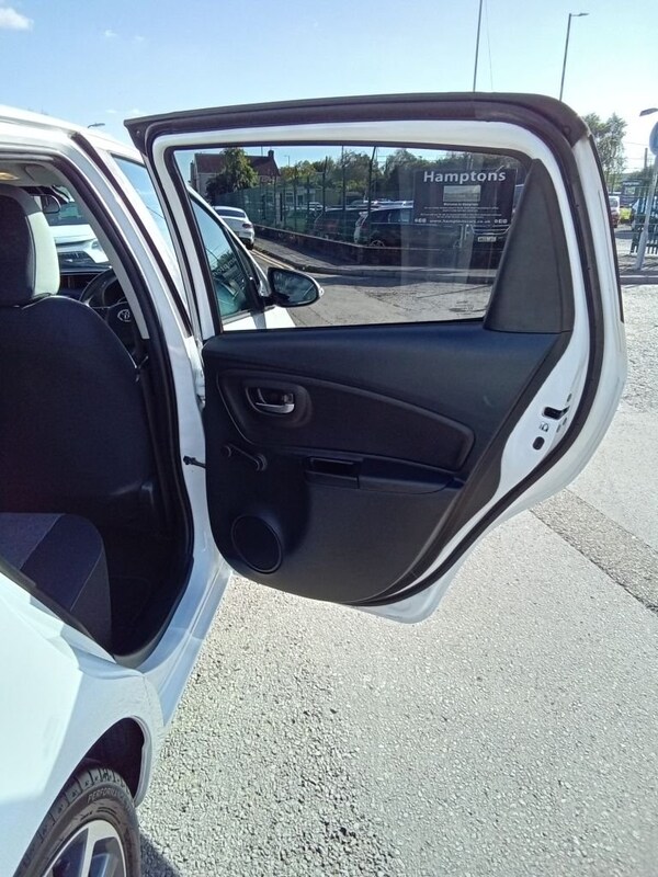 Used Toyota Yaris 2020 for sale - 76081239: Photo 15