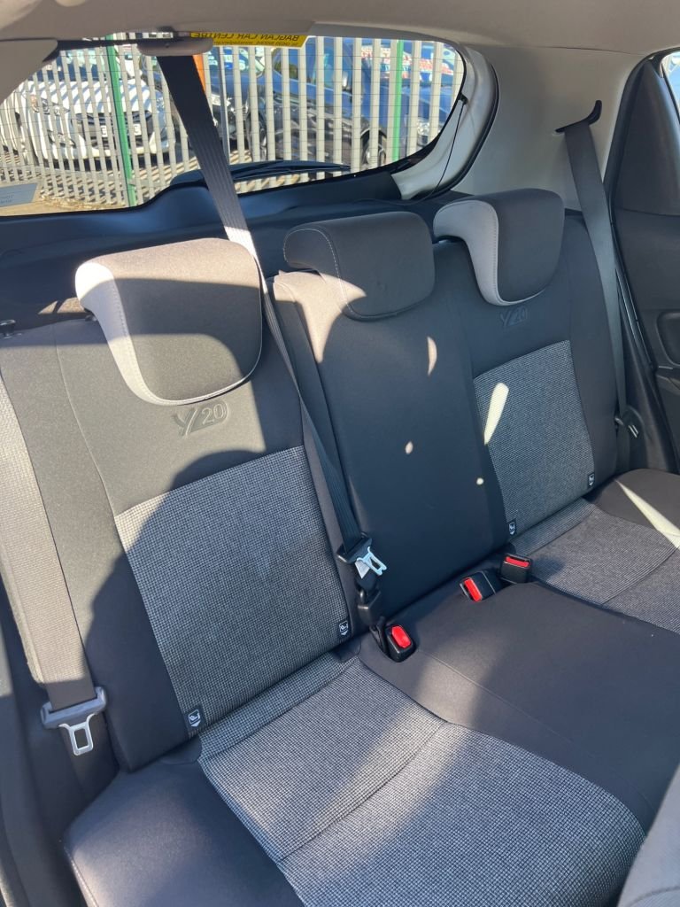 Used Toyota Yaris 2020 for sale - 76081239: Photo 28