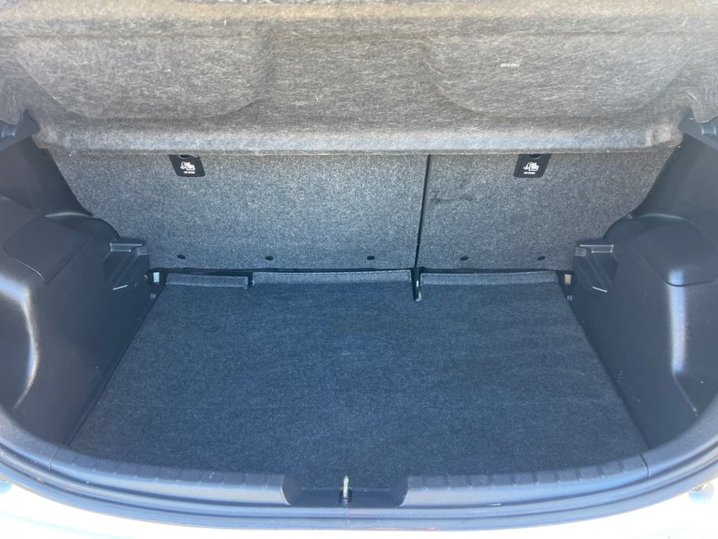 Used Toyota Yaris 2020 for sale - 76081239: Photo 46