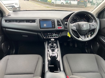 Used Honda HR-V 2018 for sale - 76235708: Photo 3