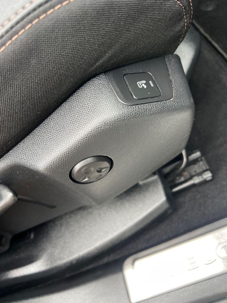 Used Peugeot 3008 2019 for sale - 77464004: Photo 32