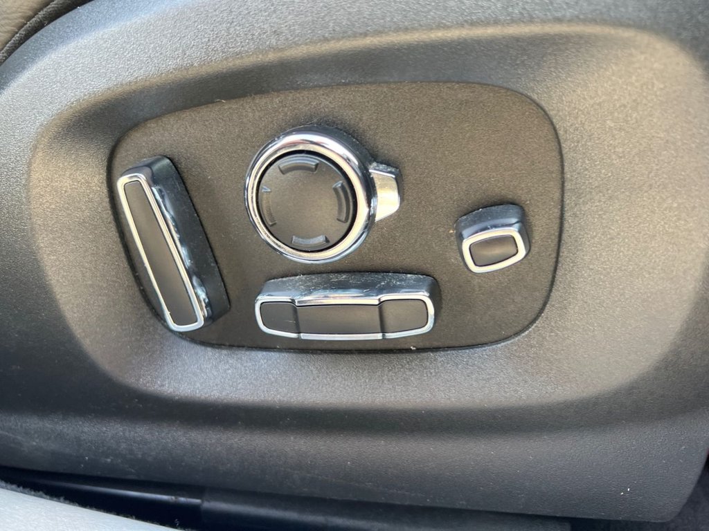 Used Jaguar XJ 2017 for sale - 76417195: Photo 31