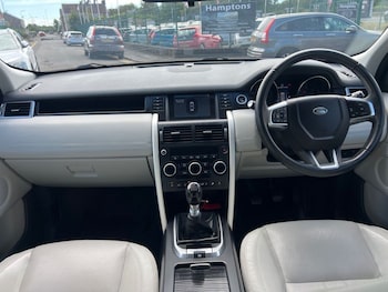 Used Land Rover Discovery Sport 2016 for sale - 79462428: Photo
