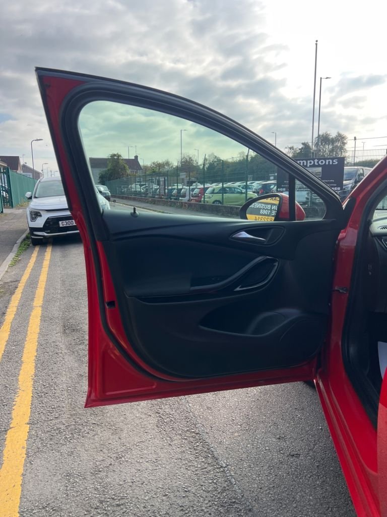 Used Vauxhall Astra 2017 for sale - 76280210: Photo 17