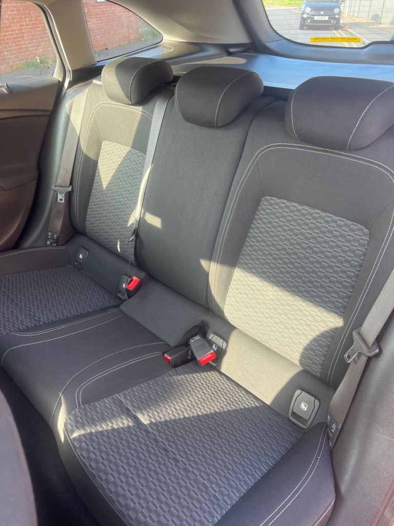 Used Vauxhall Astra 2017 for sale - 76280210: Photo 32