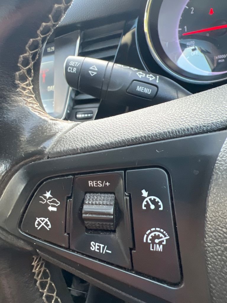 Used Vauxhall Astra 2017 for sale - 76280210: Photo 36