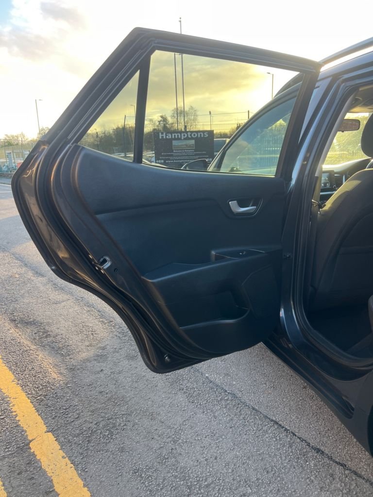 Used Kia Stonic 2020 for sale - 76632393: Photo 15