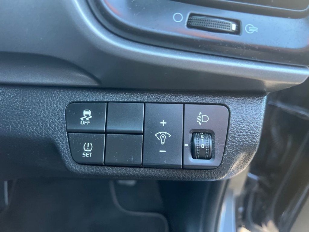 Used Kia Stonic 2020 for sale - 76632393: Photo 35