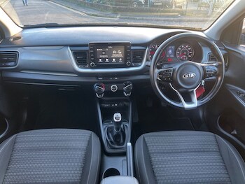 Used Kia Stonic 2020 for sale - 76632393: Photo