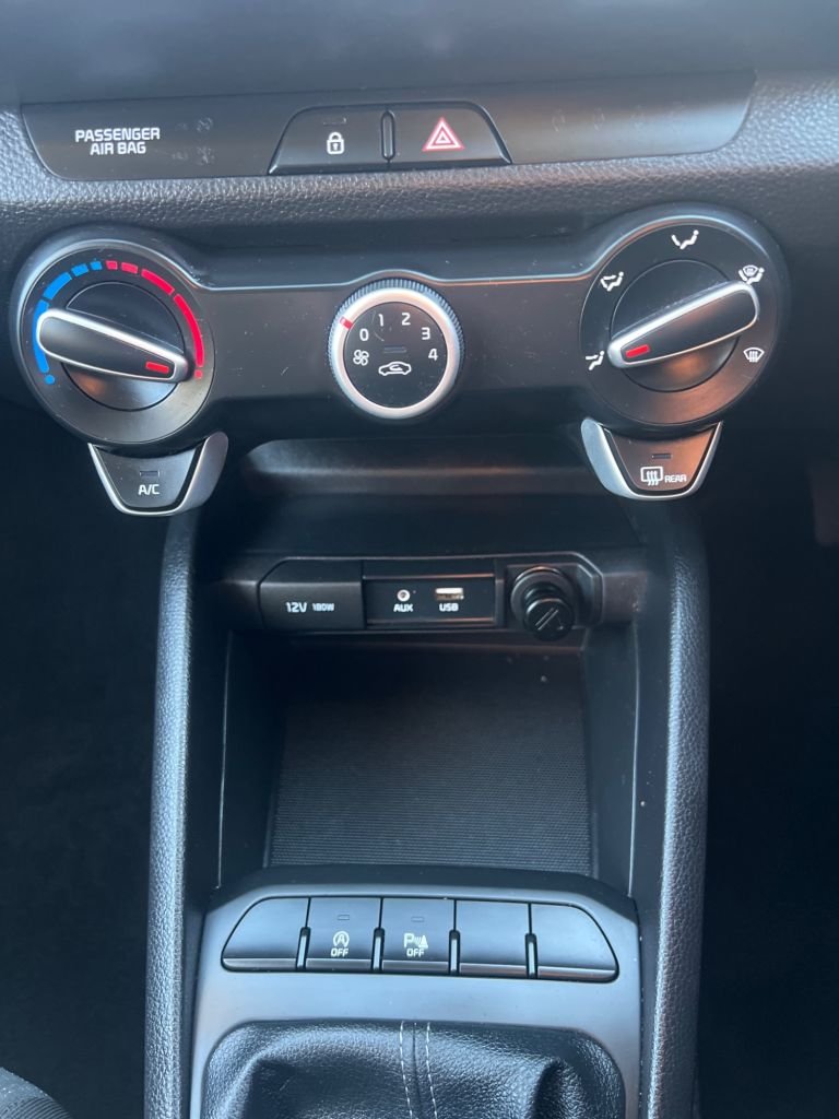 Used Kia Stonic 2020 for sale - 76632393: Photo 41