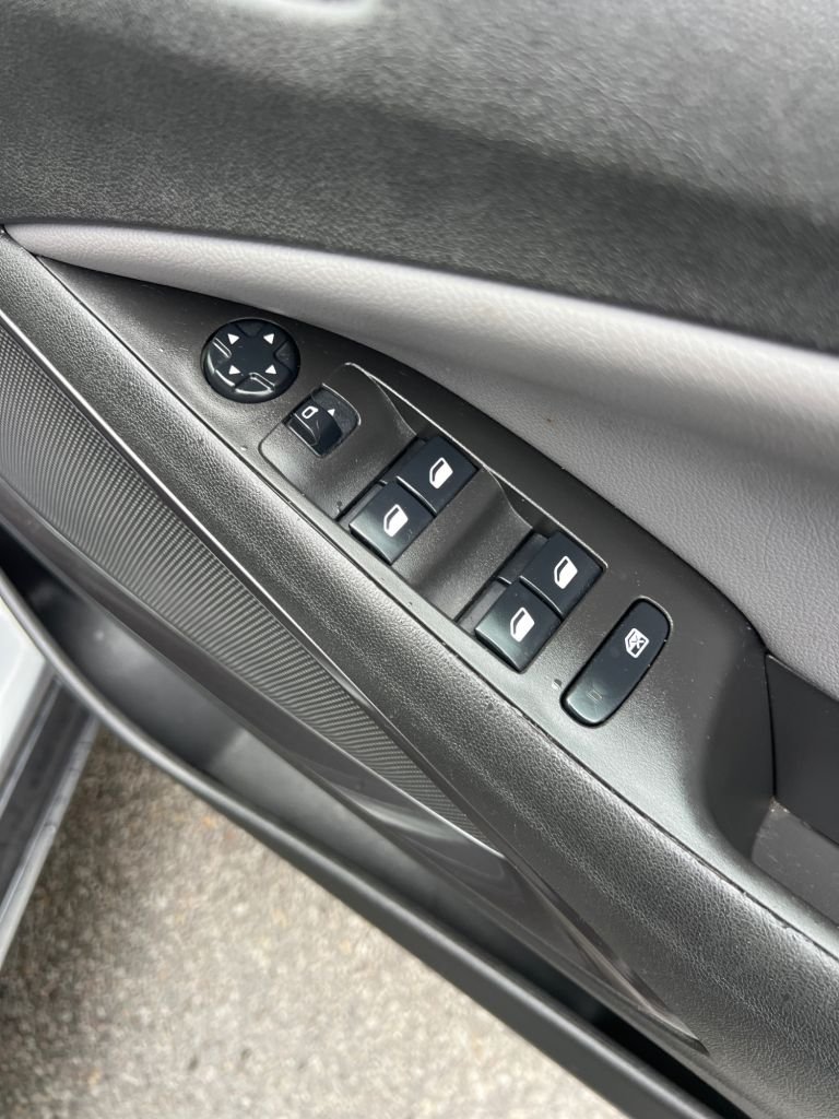 Used Vauxhall Crossland X 2019 for sale - 76345533: Photo 32