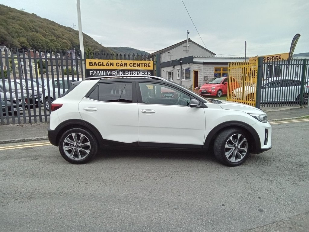 Used Kia Stonic 2018 for sale - 76147924: Photo 2