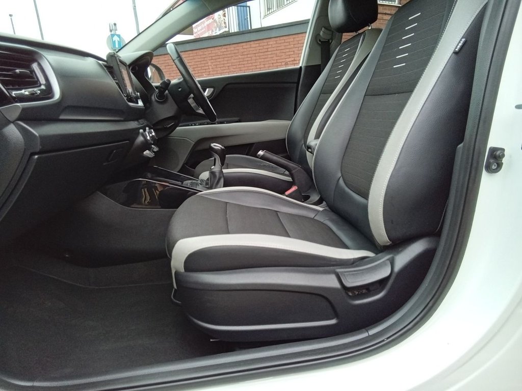 Used Kia Stonic 2018 for sale - 76147924: Photo 26