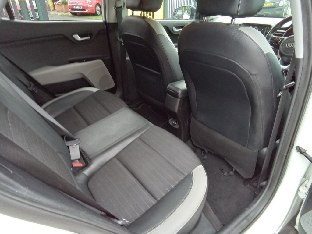 Used Kia Stonic 2018 for sale - 76147924: Photo 29
