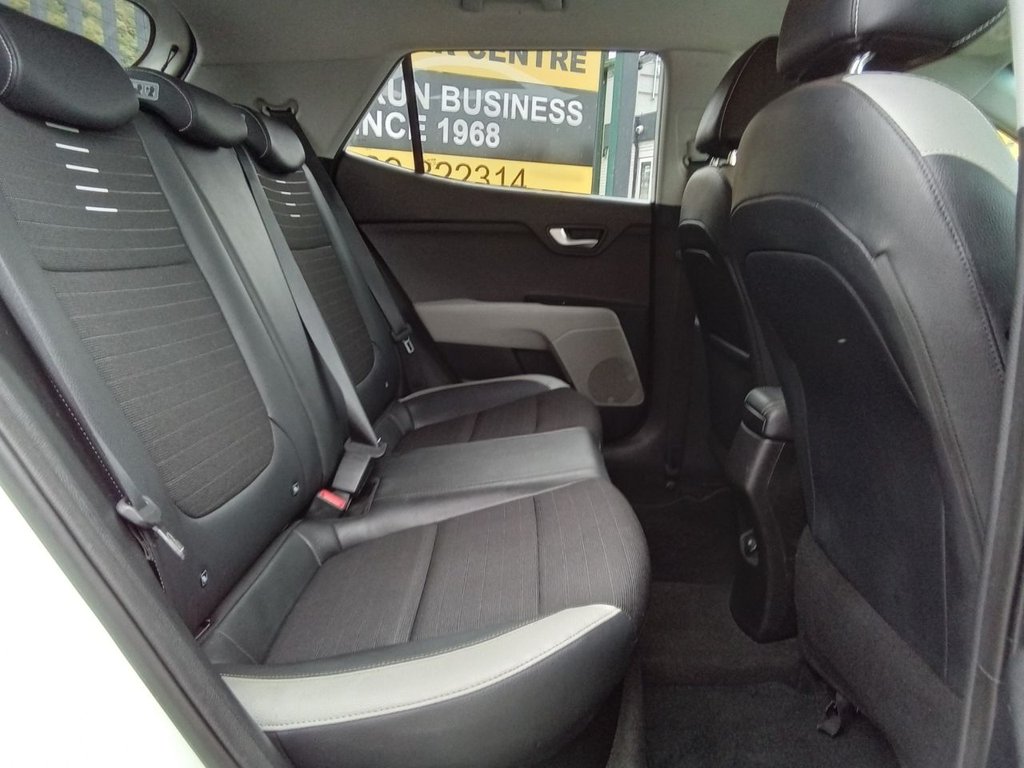 Used Kia Stonic 2018 for sale - 76147924: Photo 31