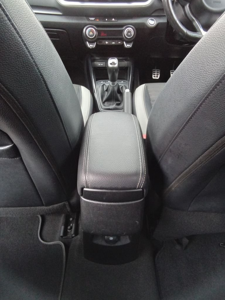Used Kia Stonic 2018 for sale - 76147924: Photo 35