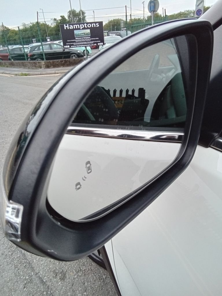 Used Kia Stonic 2018 for sale - 76147924: Photo 36