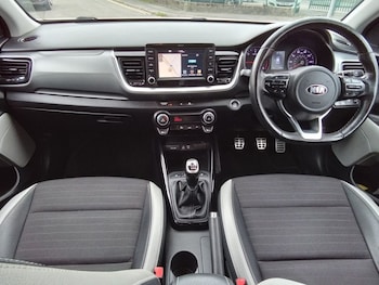 Used Kia Stonic 2018 for sale - 76147924: Photo 3