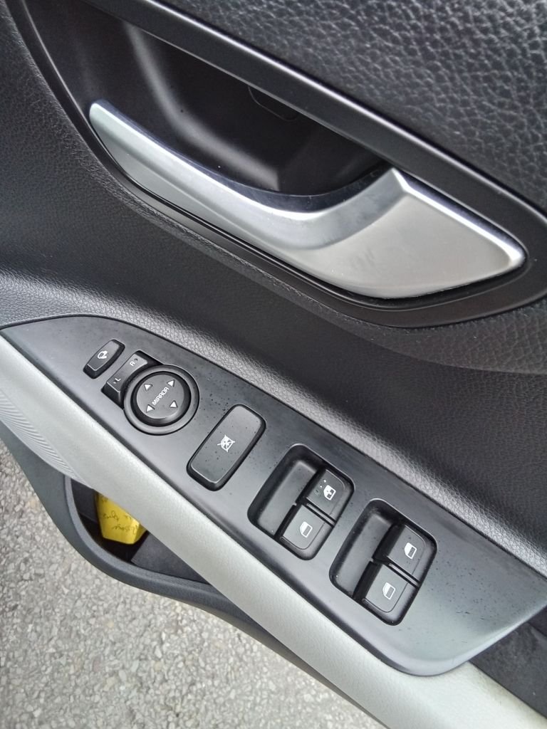 Used Kia Stonic 2018 for sale - 76147924: Photo 40