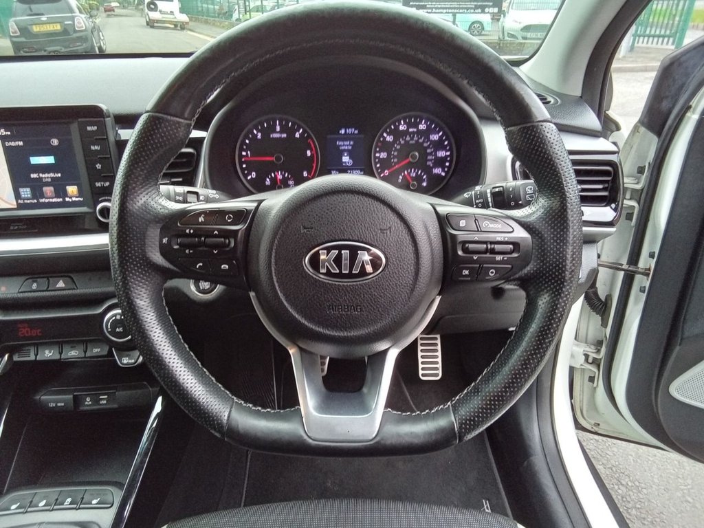Used Kia Stonic 2018 for sale - 76147924: Photo 43