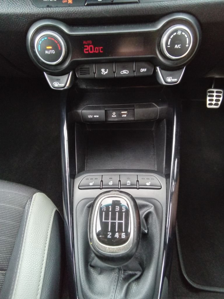 Used Kia Stonic 2018 for sale - 76147924: Photo 47