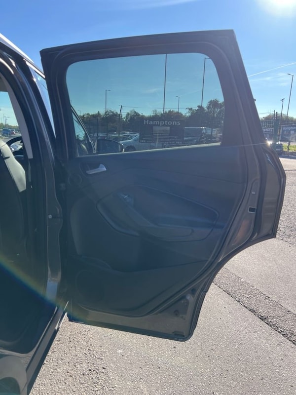 Used Ford Kuga 2015 for sale - 76279455: Photo 24