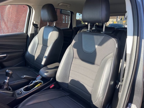 Used Ford Kuga 2015 for sale - 76279455: Photo 30