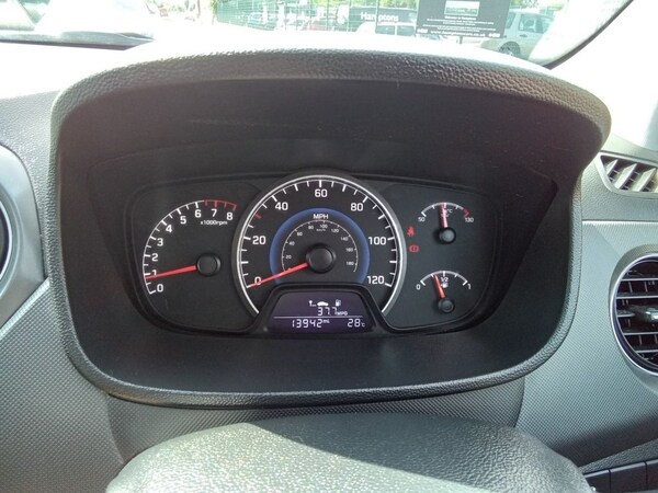 Used Hyundai i10 2017 for sale - 75559381: Photo 32