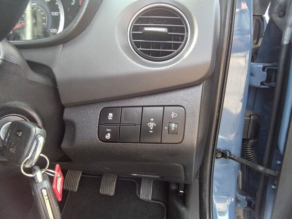 Used Hyundai i10 2017 for sale - 75559381: Photo 36