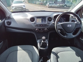 Used Hyundai i10 2017 for sale - 75559381: Photo